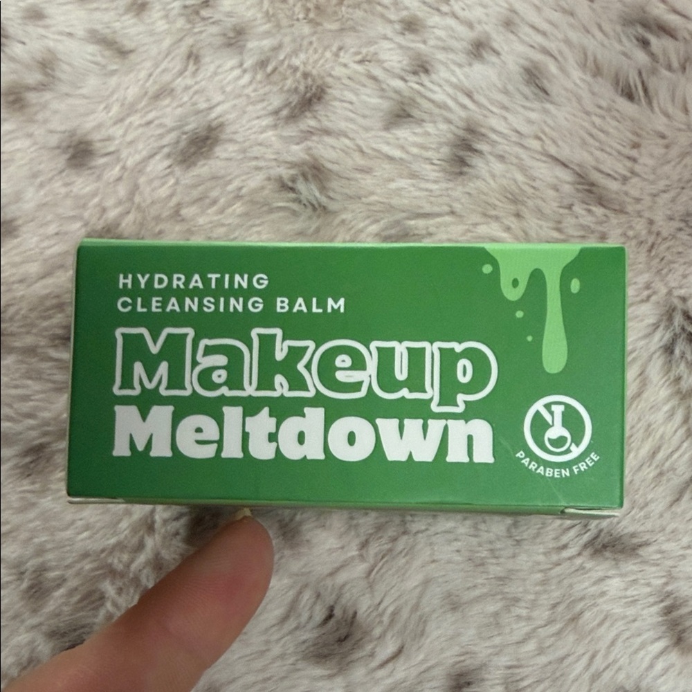 Hydrating Cleansing Balm - cleans of hard makeup to Remove